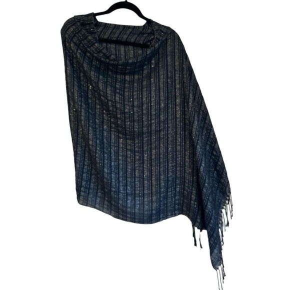 Calvin Klein | Classic Navy & Silver Scarf / Shawl / Wrap - Picture 5 of 16